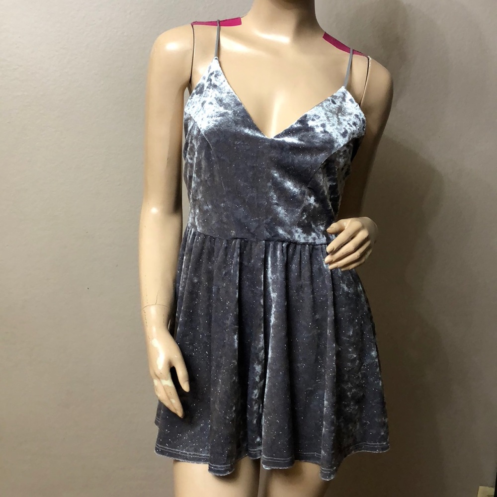 BEAUTIFUL ROSE & GRAY VELVET ROMPER WITH GLITTERS - Picture 6 of 7